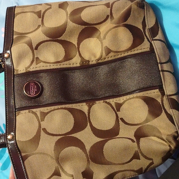 Coach - Picture 3 of 7